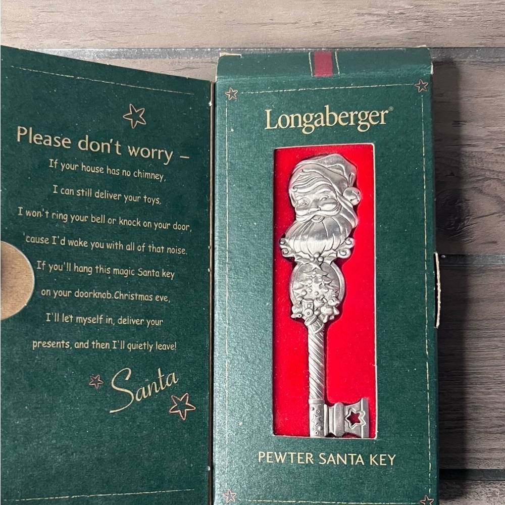 Longaberger Vintage Pewter 2001 Santa Key Christmas Ornament With Christmas Tree